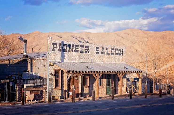Pioneer Saloon_Exterior 2